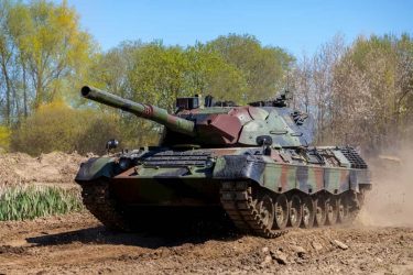 NATOがレオパルト1戦車をリサイクル。その結果は？