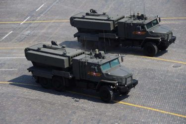 希少 トランペット1/35ロシア軍多連装ロケットランチャーZil-131トラック 希少 トランペット1/35ロシア軍多連装ロケットランチャーZil-131