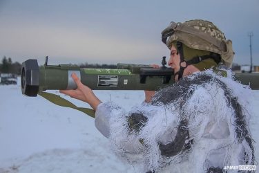 ウクライナの支援のために集まった携行式対戦車兵器