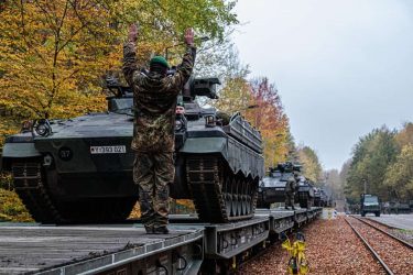 ドイツの軍需企業がウクライナにマルダー歩兵戦闘車とPzH2000自走榴弾砲の提供を提案するも…