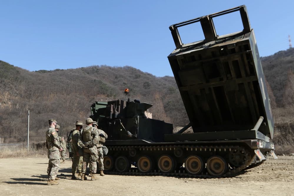 米陸軍はM270 MLRS多連装ロケットシステムを近代化し、退役した