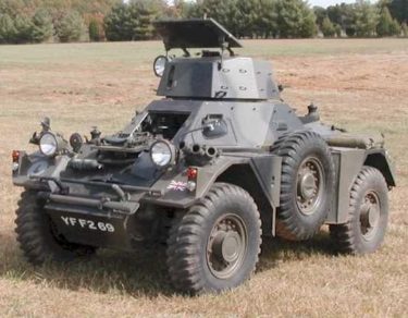 ウクライナの戦場にフェレット装甲車が登場