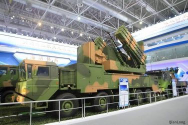 96発の対空ミサイルを搭載する中国のFK-3000防空ミサイルシステム