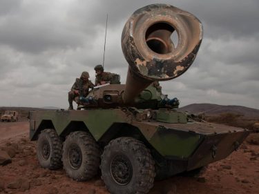フランス、AMX-10 RC装輪戦車をウクライナに提供へ