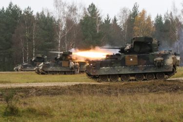 ウクライナ兵のブラッドレー歩兵戦闘車の訓練が開始、早ければ1月中にウクライナ軍に編入か