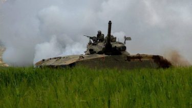 メルカバ戦車の最初の購入国はキプロスか？保有するT-80をウクライナに供与するため？