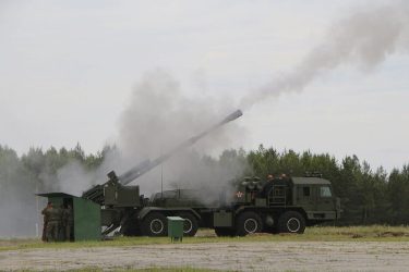 ロシア初の装輪式152mm自走榴弾砲2S43 Malvaを公開