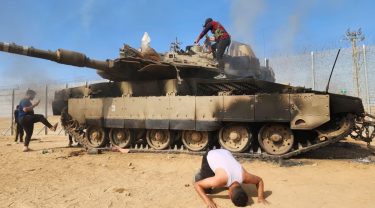メルカバ戦車が複数破壊、最強の盾と言われたトロフィーAPSはどうしたのか？