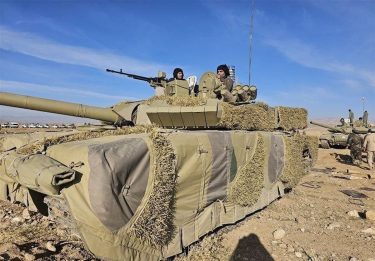 イラン陸軍、遂に新型主力戦車カラールを配備