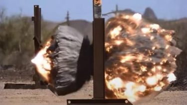 中国、装甲を破壊せず、戦車内部を破壊する運動エネルギー兵器を実験