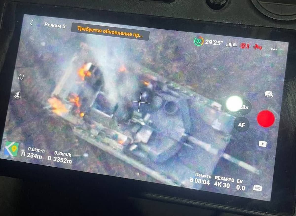 ウクライナ軍のM1A1エイブラムス戦車、最初の損失とされる画像が公開される