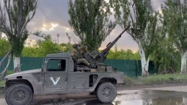 ロシア国防省、対空砲を搭載した陸自の高機動車を公開