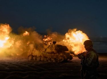 西側の自走砲は質はいいが、強度の高い戦場には適しておらず、稼働率が低下