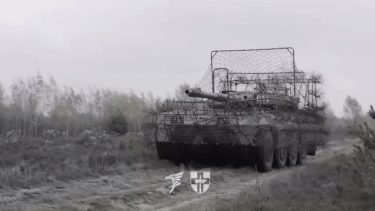 ウクライナ戦線にイタリア製のB1チェンタウロ偵察戦闘車が登場