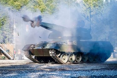 半世紀前の戦車が「ドローンキラー」に変身！ウクライナが受領した新兵器「Leopard 1 chassis with Skyranger 35」